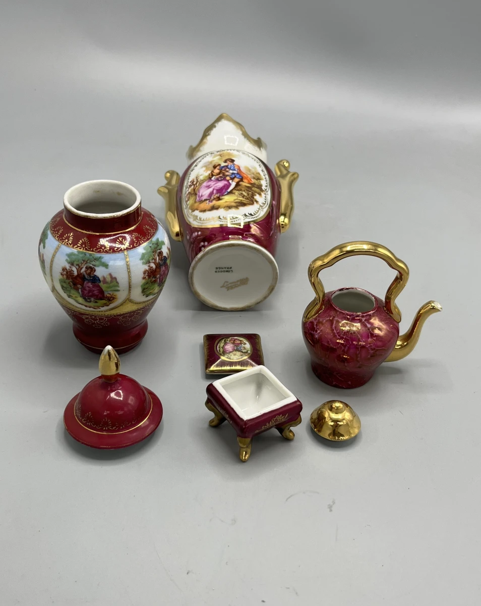 Miniatuur porselein Limoges France Fragonard verzamelset bordeaux en goud - foto 12