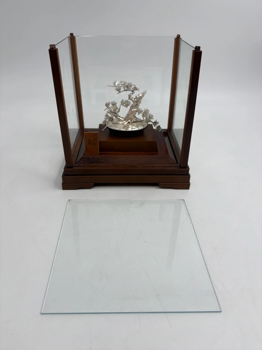 Massief zilveren Bonsai-miniatuur 'Matsu' in vitrine – Seki Takehiko - foto 9