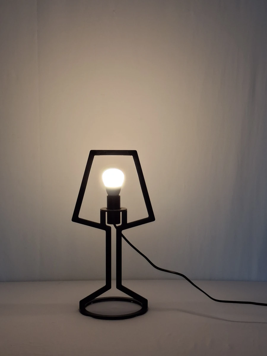 Moderne metalen tafellamp met open design - foto 5