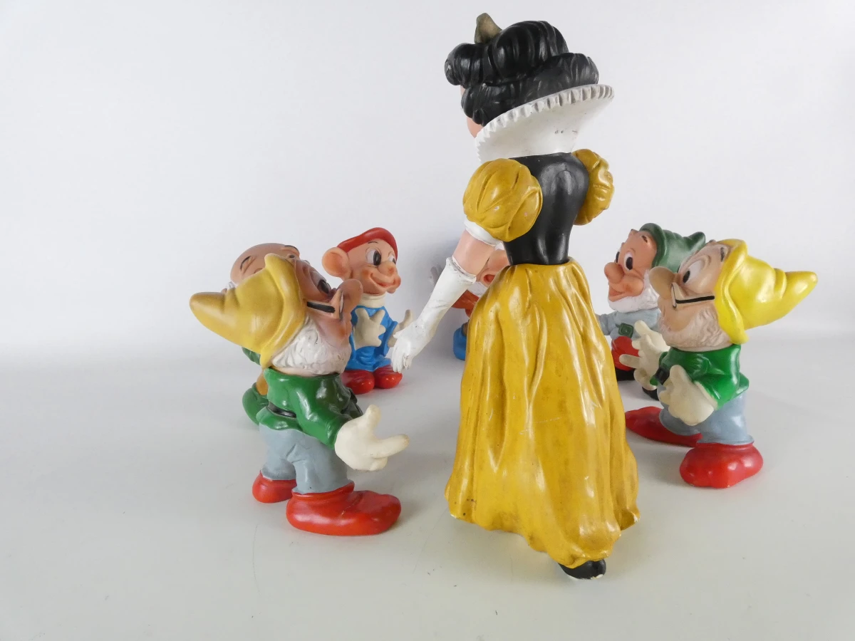 Vintage Disney Sneeuwwitje en de Zeven Dwergen – 7 figuren - foto 2