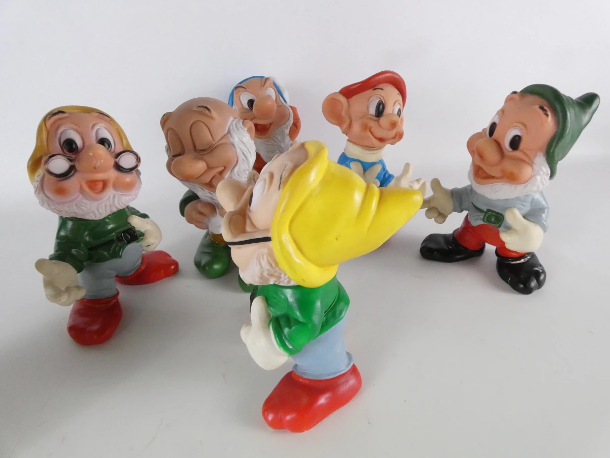 Vintage Disney Sneeuwwitje en de Zeven Dwergen – 7 figuren - foto 4