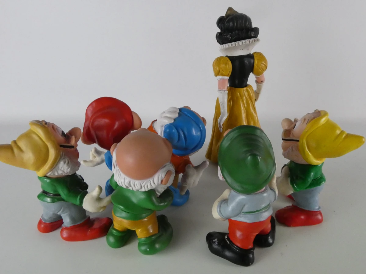 Vintage Disney Sneeuwwitje en de Zeven Dwergen – 7 figuren - foto 16