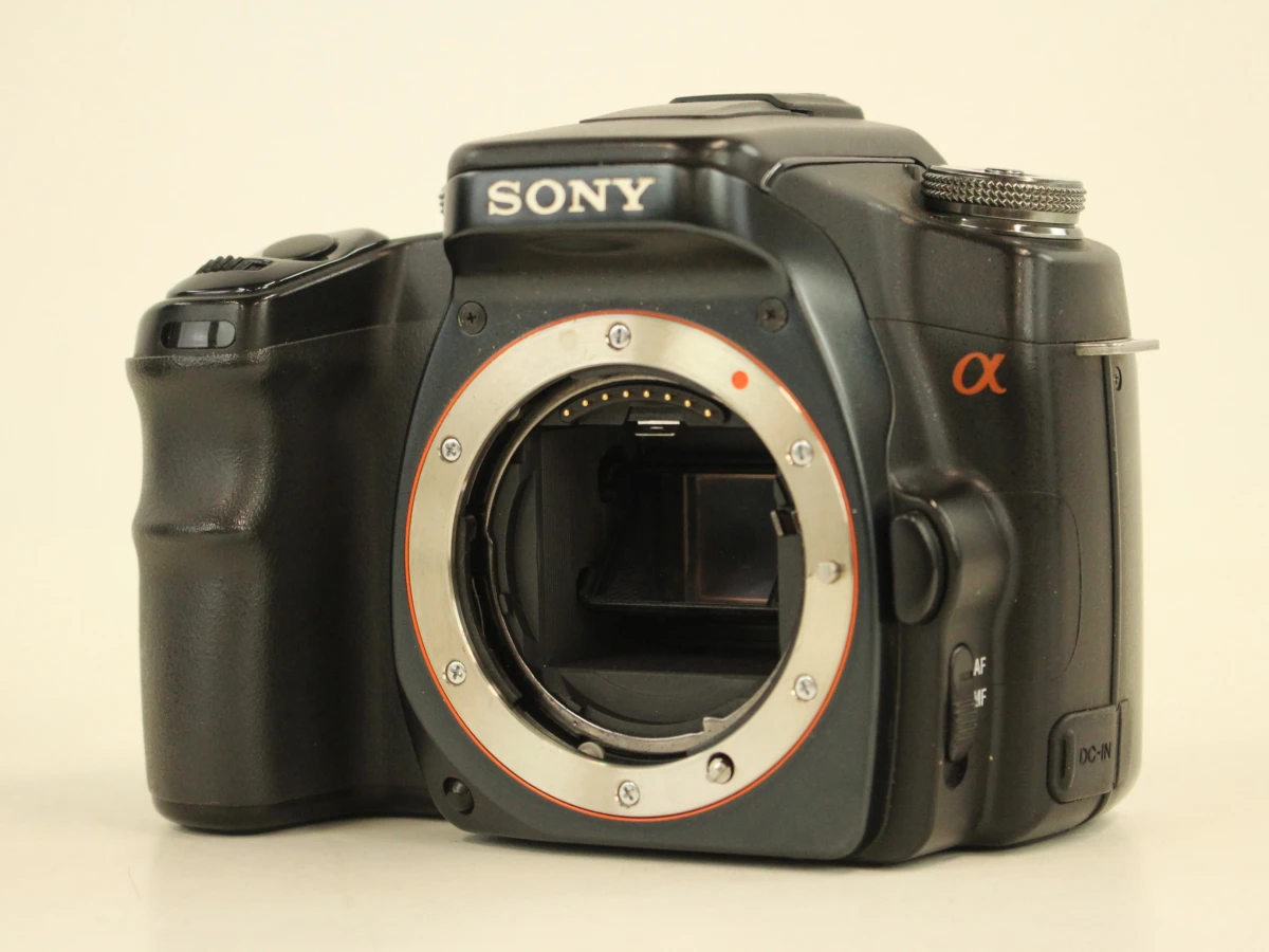 Sony Alpha 100 digitale spiegelreflexcamera met zoomlens en accessoires - foto 4