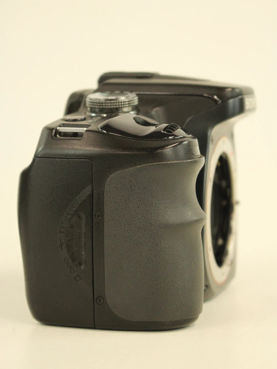 Sony Alpha 100 digitale spiegelreflexcamera met zoomlens en accessoires - foto 5