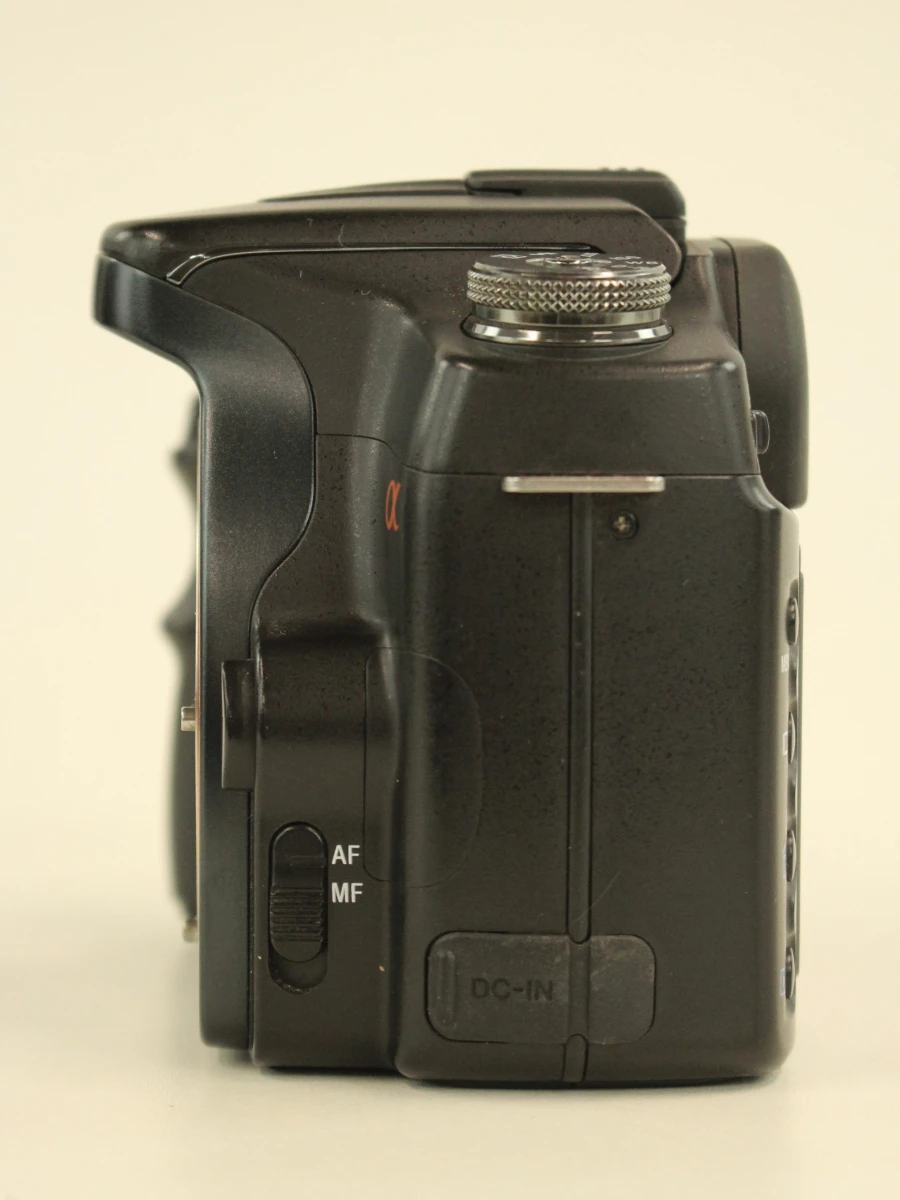 Sony Alpha 100 digitale spiegelreflexcamera met zoomlens en accessoires - foto 8