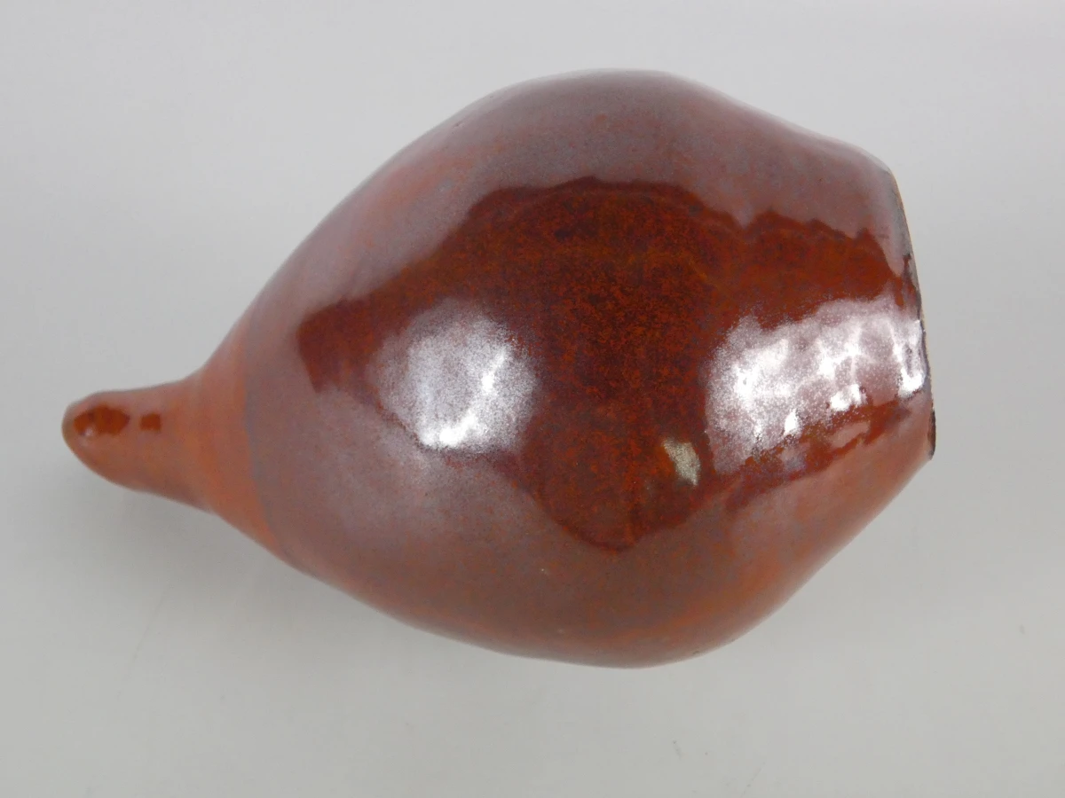 Unieke handgedraaide keramieken designvaas met ossenbloed glazuur – 24 cm - foto 4