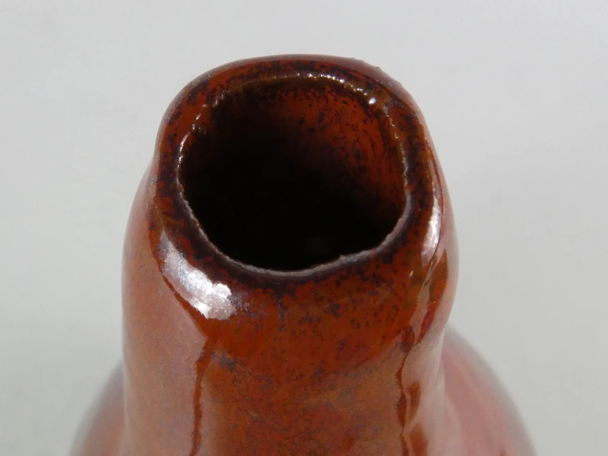 Unieke handgedraaide keramieken designvaas met ossenbloed glazuur – 24 cm - foto 10