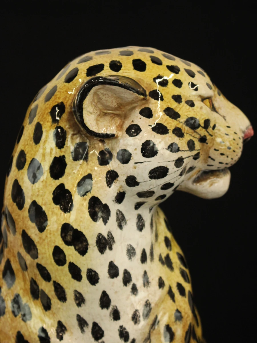 Exotisch luipaardbeeld in naturalistische majolicastijl - foto 5