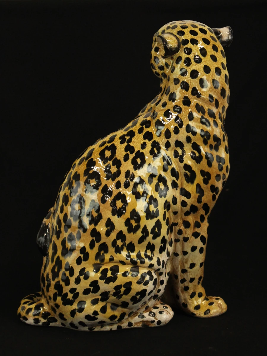 Exotisch luipaardbeeld in naturalistische majolicastijl - foto 7