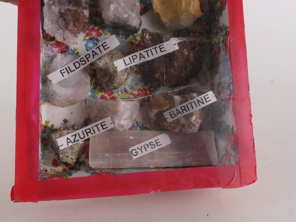 Prachtige Gevarieerde Mineralen- en Geodencollectie met Educatieve Mineraalset – 5-delig ensemble (Totaalgewicht ca. 3 kg) - foto 4