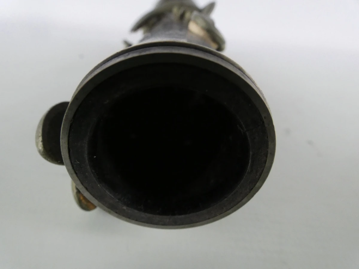 Oude klarinet met metalen kleppen - foto 7