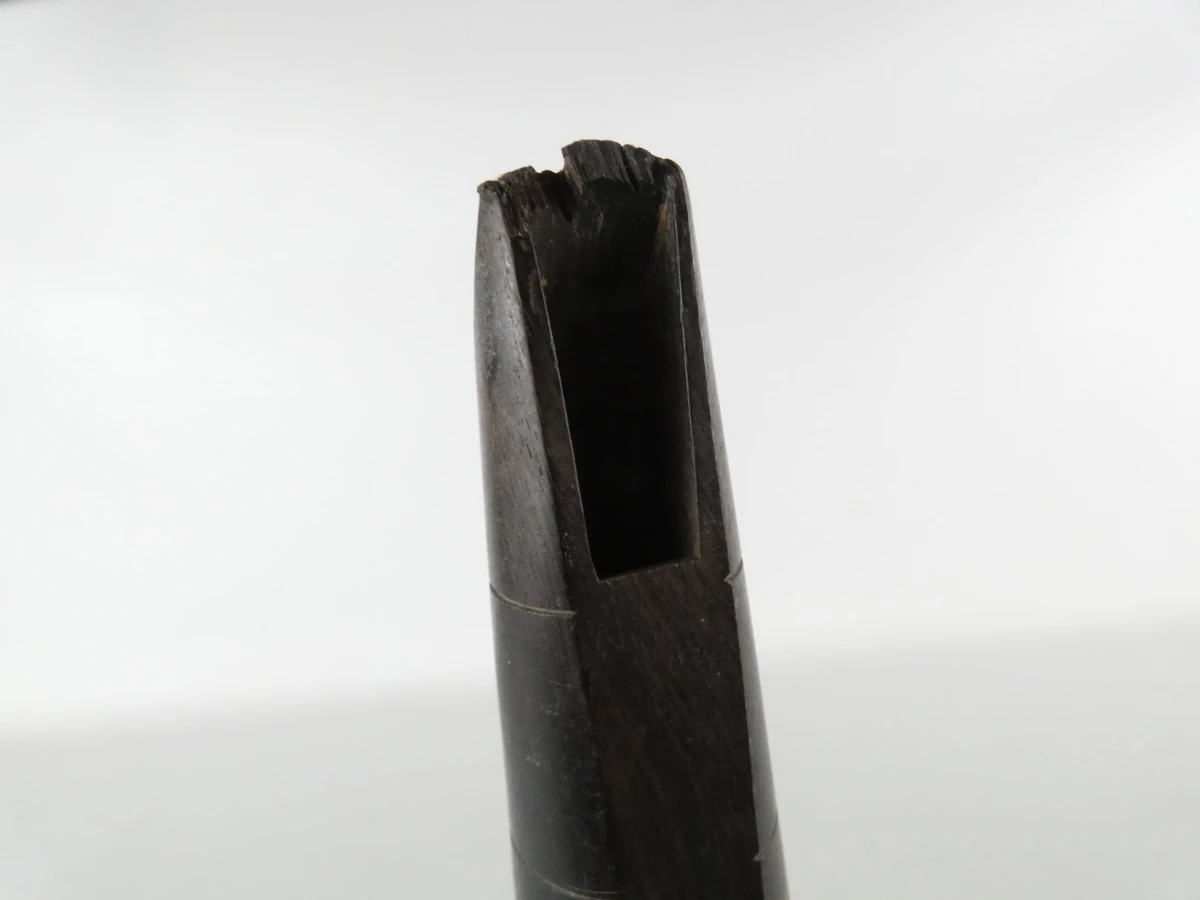 Oude klarinet met metalen kleppen - foto 17