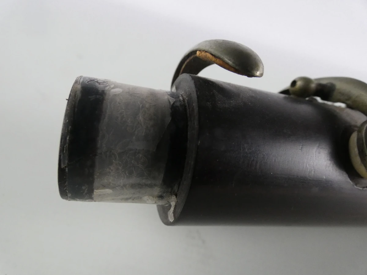 Oude klarinet met metalen kleppen - foto 20