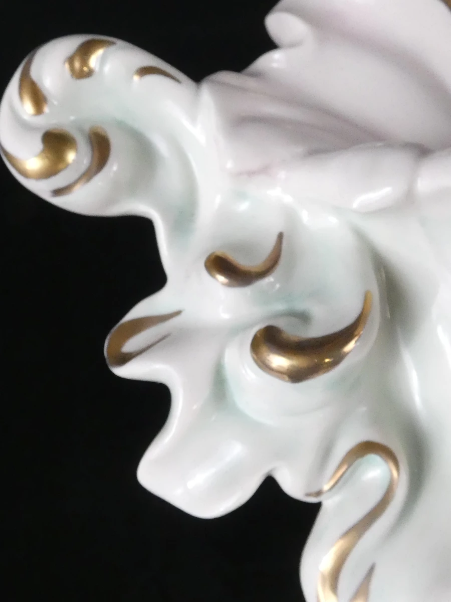 Decoratief Capodimonte porseleinen wandvaasje met cherubijn - foto 5