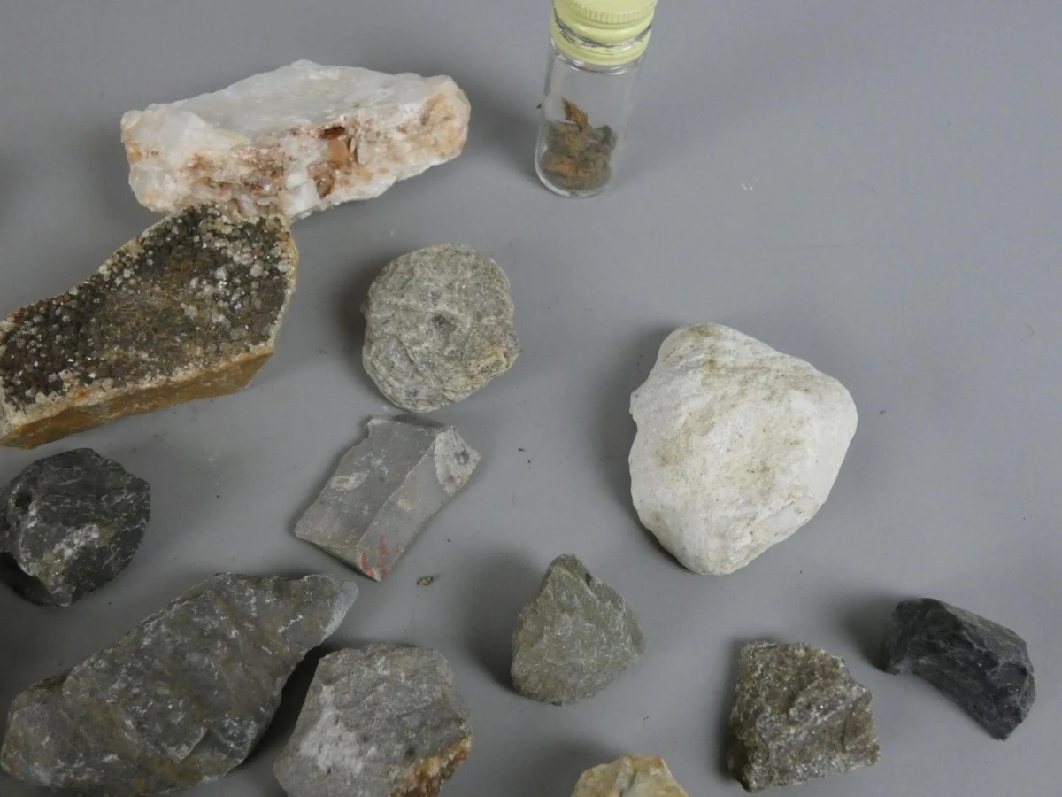 Verzameling mineralen en gesteenten - foto 3