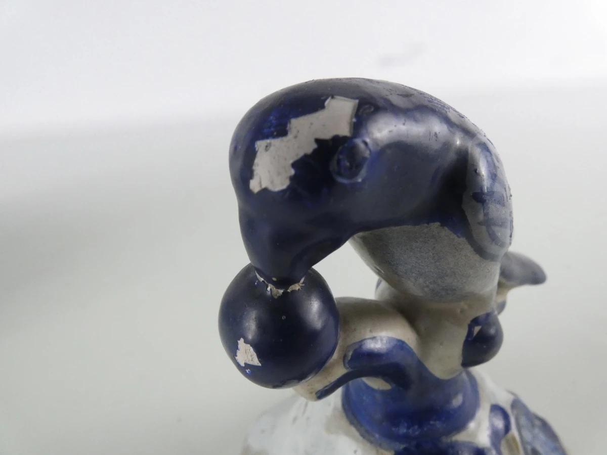 Handbeschilderde Delfts blauwe dekselvaas met vogelbekroning - foto 13