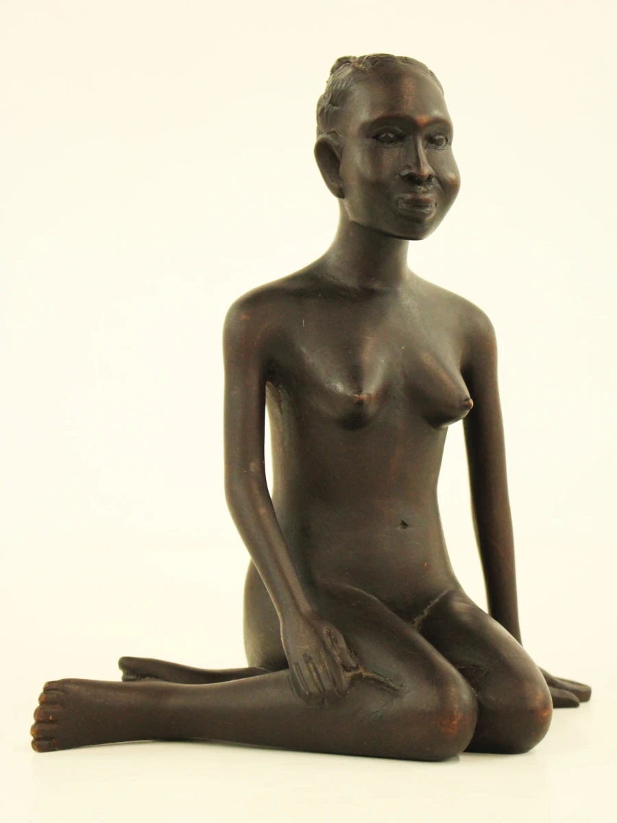 Afrikaanse vrouwensculptuur – Zittend Naakt - foto 2
