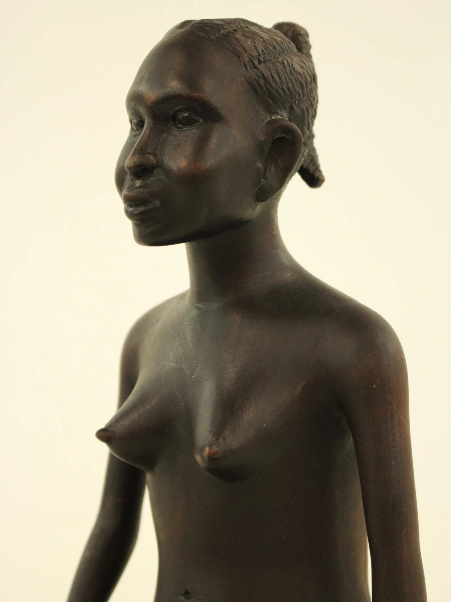 Afrikaanse vrouwensculptuur – Zittend Naakt - foto 7