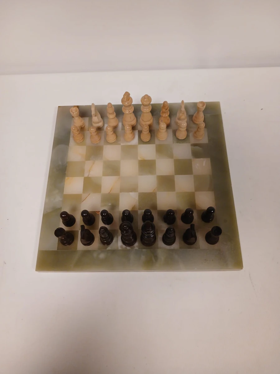 Schaakspel met marmeren bord en houten stukken - foto 4