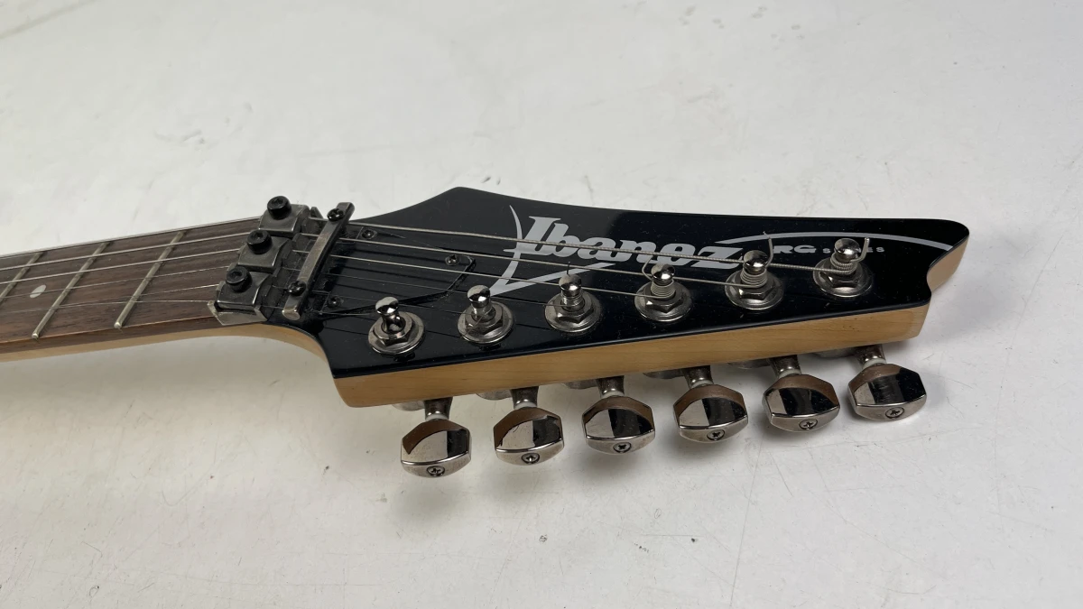 Elektrische gitaar Ibanez RG320 Black met Lo-TRS II tremolo - foto 5