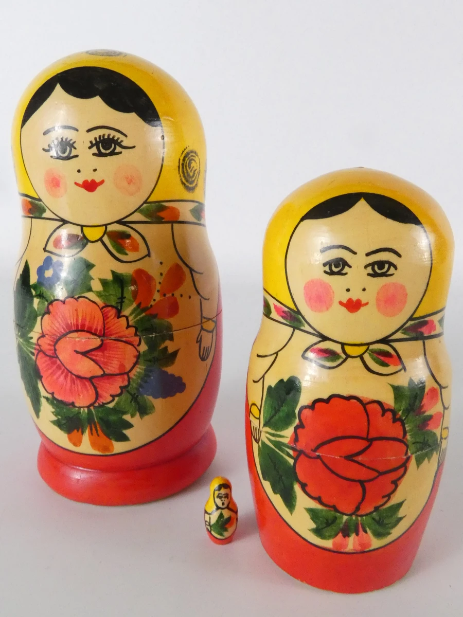 Verzameling Russische matroesjka- en baboesjkapoppen – handbeschilderd, diverse uitvoeringen - foto 9