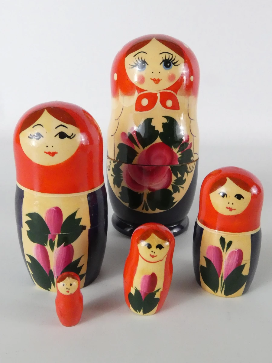 Verzameling Russische matroesjka- en baboesjkapoppen – handbeschilderd, diverse uitvoeringen - foto 11