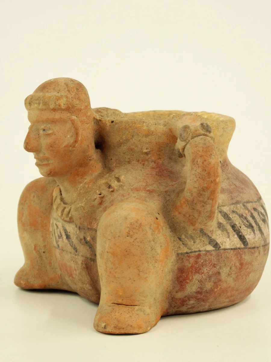 Decoratieve aardewerken vaas met menselijke figuur - foto 3