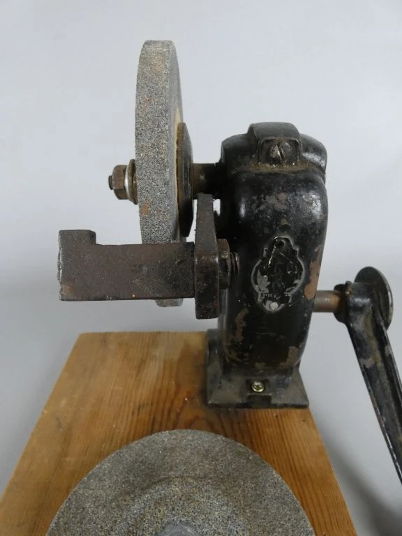 Handmatige slijpmachine op houten voet - foto 3