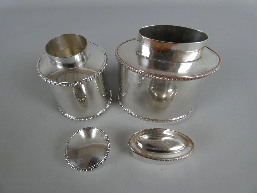 Set van 2 zilverkleurige metalen flessen met deksels - foto 3