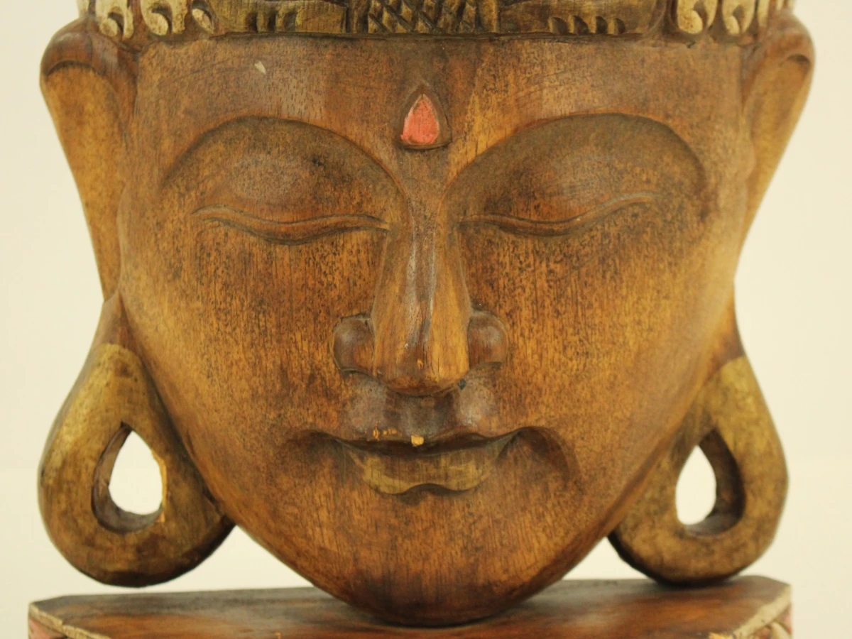 Houten Boeddha hoofd/masker op voetstuk - foto 2