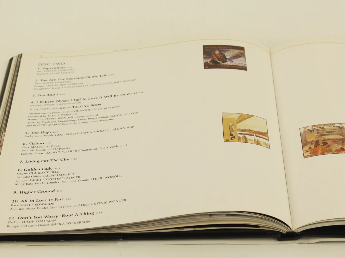 Stevie Wonder: At the Close of a century compilation Produced by Harry Weinger  Executive producers: Stevie Wonder and Kedar Massenburg- Ear Books - foto 7