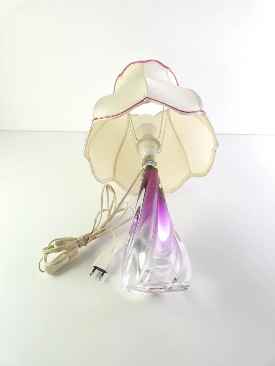 Decoratieve tafellamp met paarse glazen voet – Val Saint-Lambert - foto 4