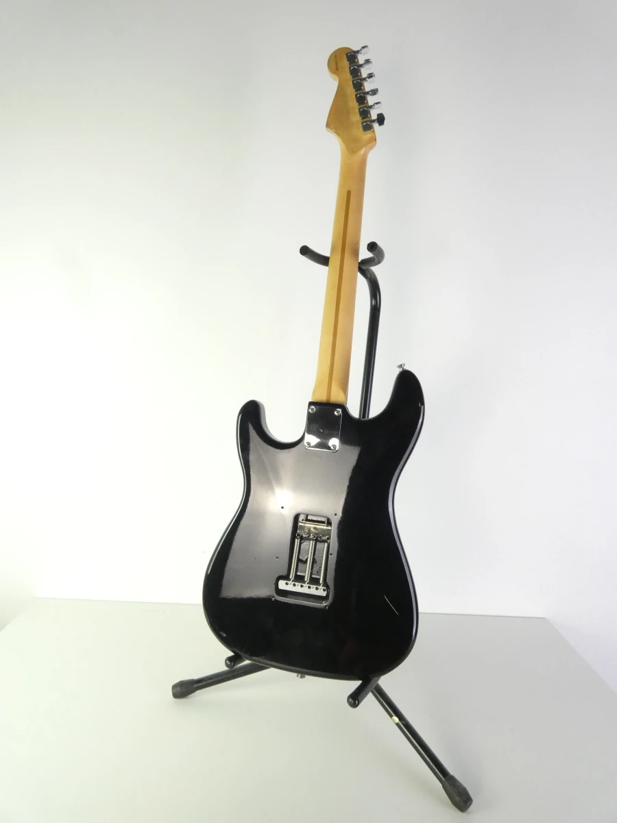 Fender American Standard Stratocaster (USA, 2003) – Black – Echte Player's Guitar! - foto 3