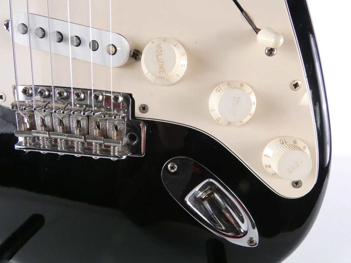 Fender American Standard Stratocaster (USA, 2003) – Black – Echte Player's Guitar! - foto 5