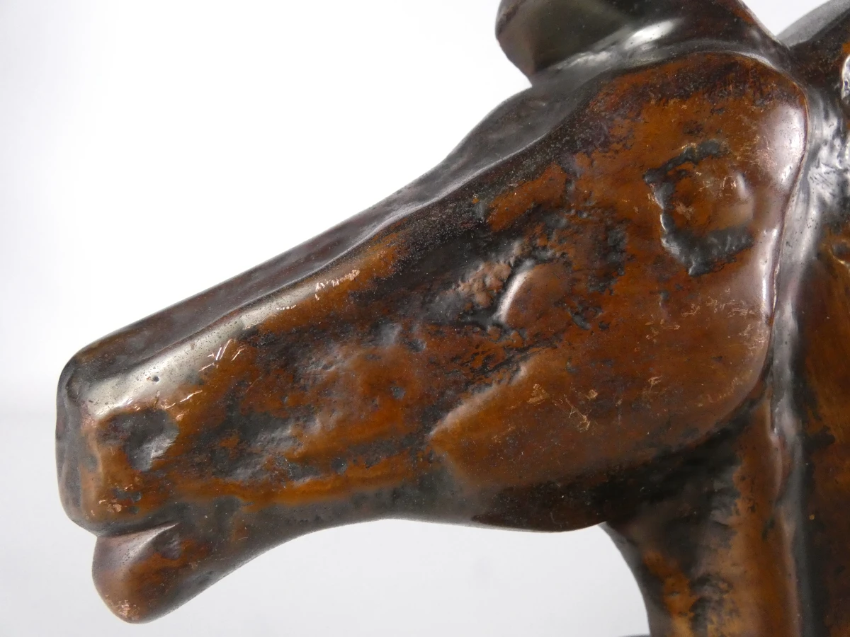Bronzen paardenhoofd op voetstuk - foto 2