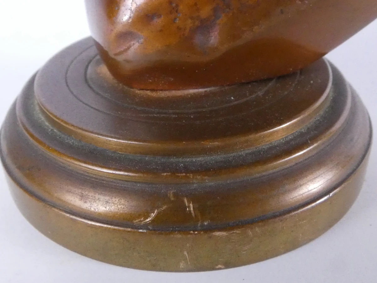 Bronzen hondenkop op voetstuk - foto 5