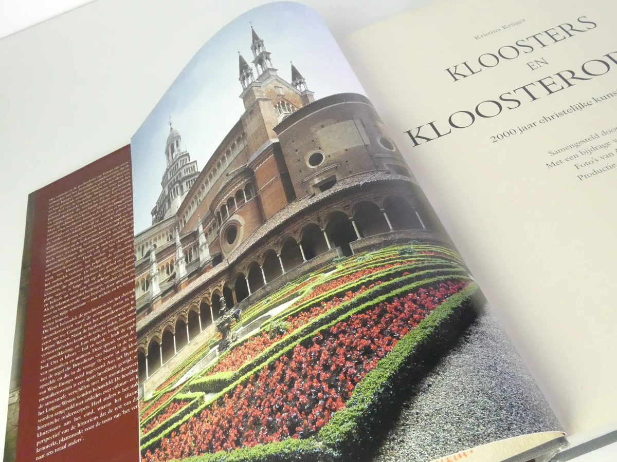 Boek Kloosters en Kloosterorden met religieuze kettingen en rozenkransen - foto 34