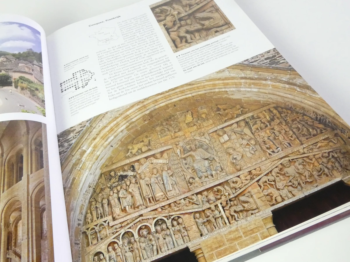 Boek Kloosters en Kloosterorden met religieuze kettingen en rozenkransen - foto 38