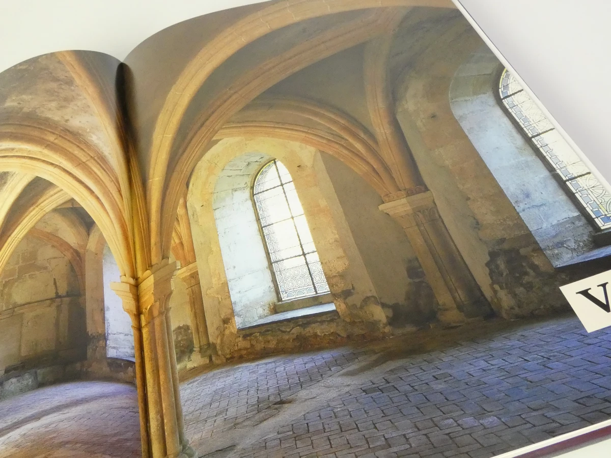 Boek Kloosters en Kloosterorden met religieuze kettingen en rozenkransen - foto 41