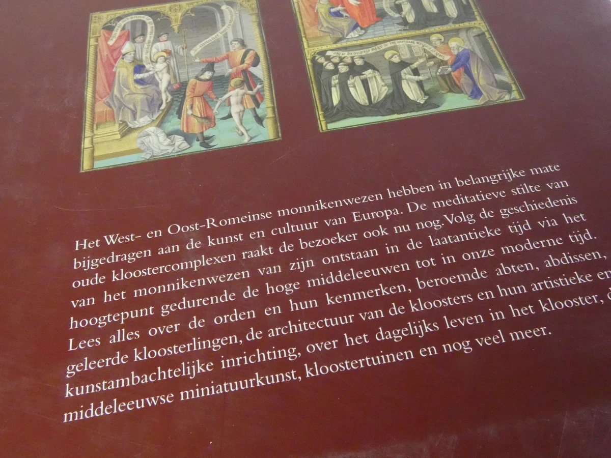 Boek Kloosters en Kloosterorden met religieuze kettingen en rozenkransen - foto 45