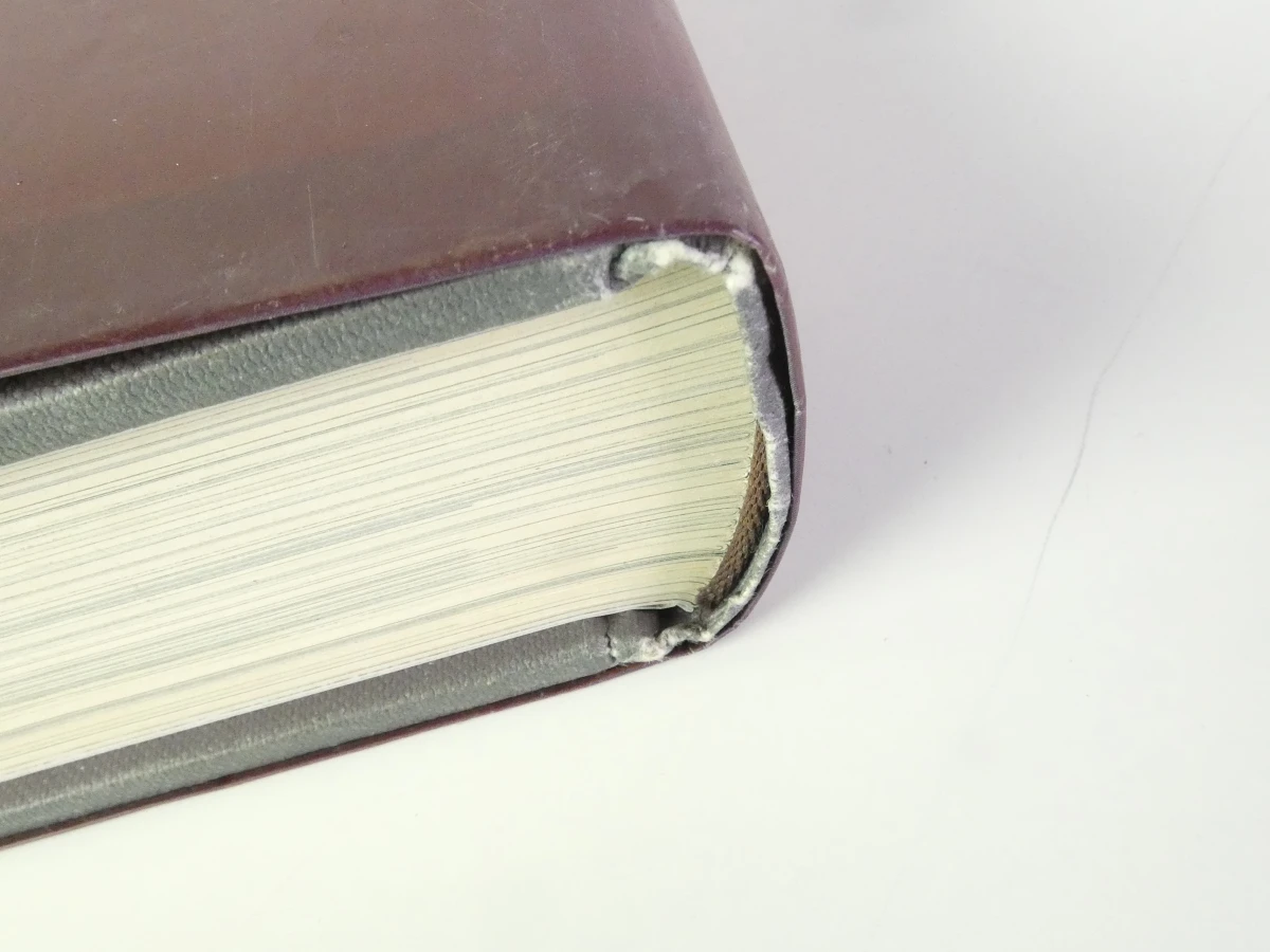 Boek Kloosters en Kloosterorden met religieuze kettingen en rozenkransen - foto 48