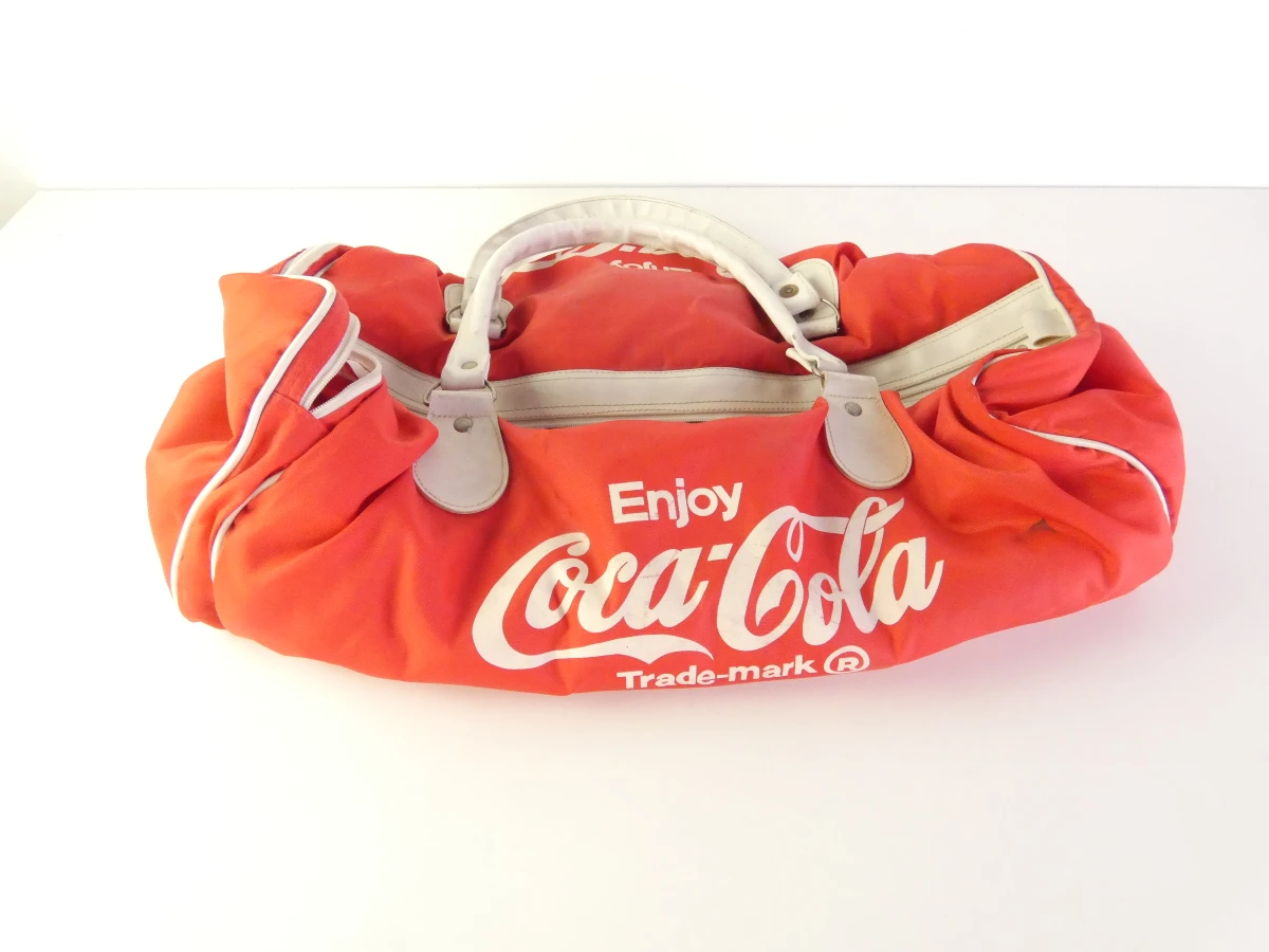 Rode Coca-Cola sporttas met witte accenten - foto 3