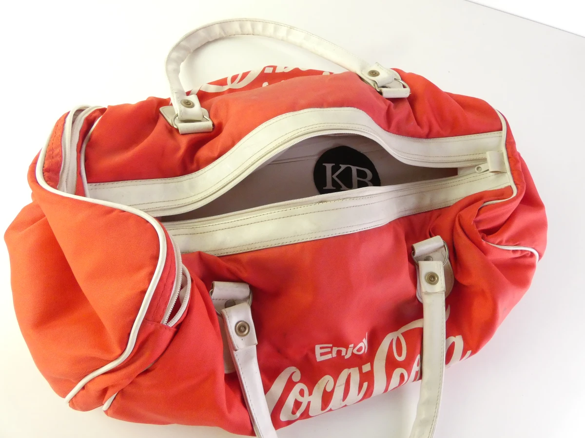 Rode Coca-Cola sporttas met witte accenten - foto 4