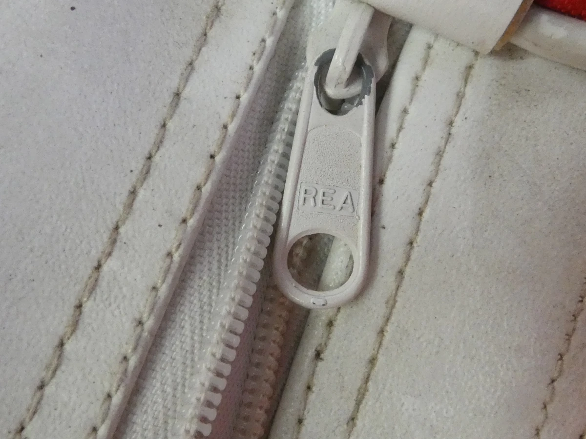 Rode Coca-Cola sporttas met witte accenten - foto 6