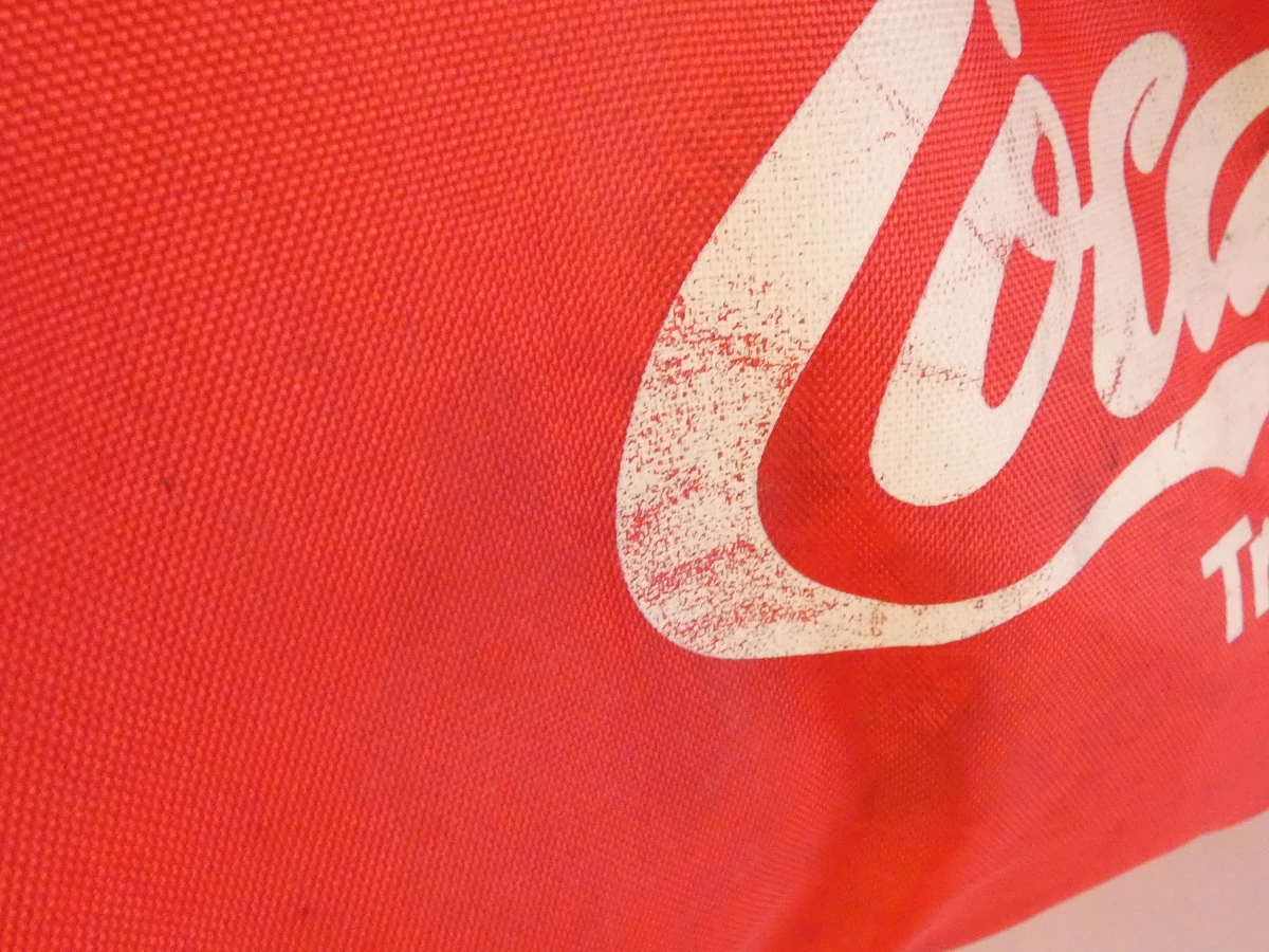 Rode Coca-Cola sporttas met witte accenten - foto 14
