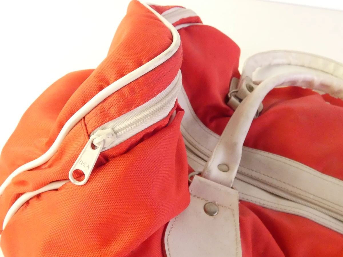 Rode Coca-Cola sporttas met witte accenten - foto 17