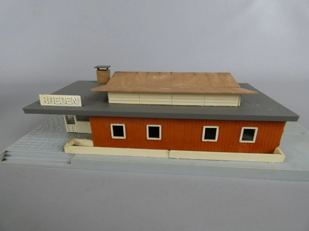 Modelbouw set treinstation Rheden en fabriek schaal H0 - foto 4