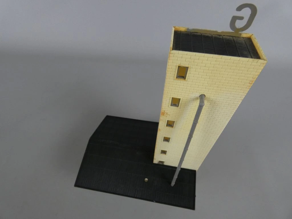 Modelbouw set treinstation Rheden en fabriek schaal H0 - foto 11