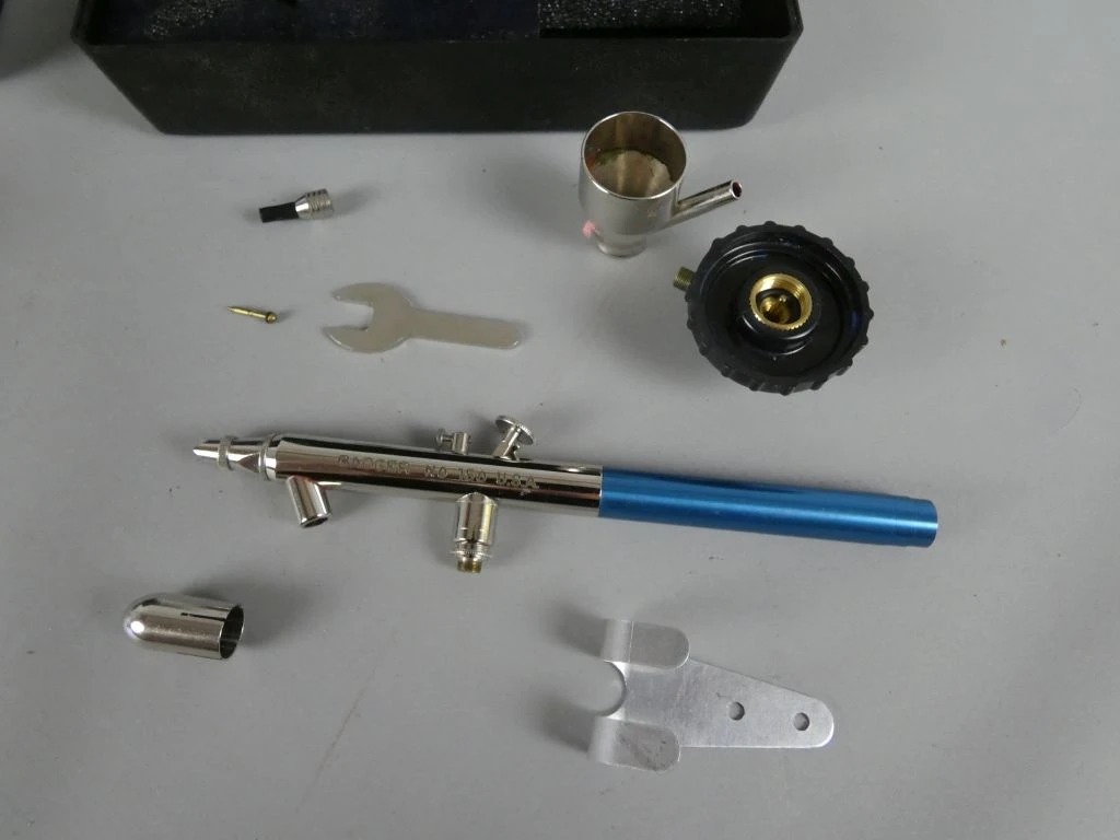 Set van 2 Badger Airbrush modellen met accessoires in koffer - foto 4