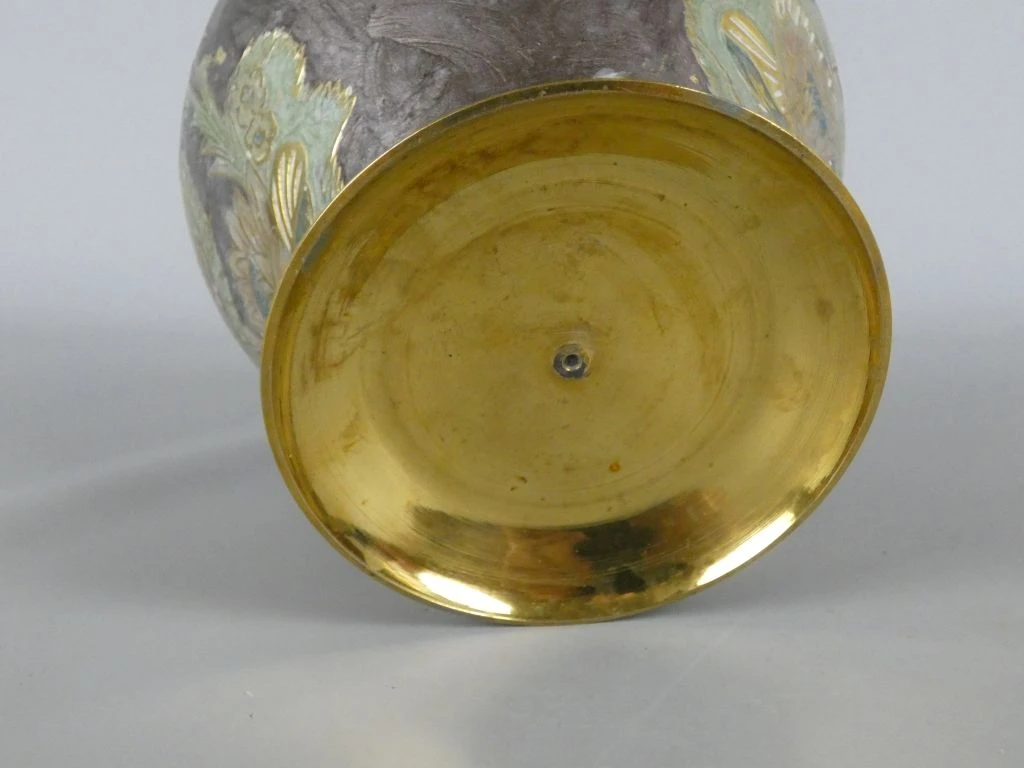 Decoratieve metalen pot met deksel en bloemmotief - foto 7